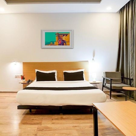Super Townhouse Gomti Nagar Matiyari Hotel Chinhat Kültér fotó