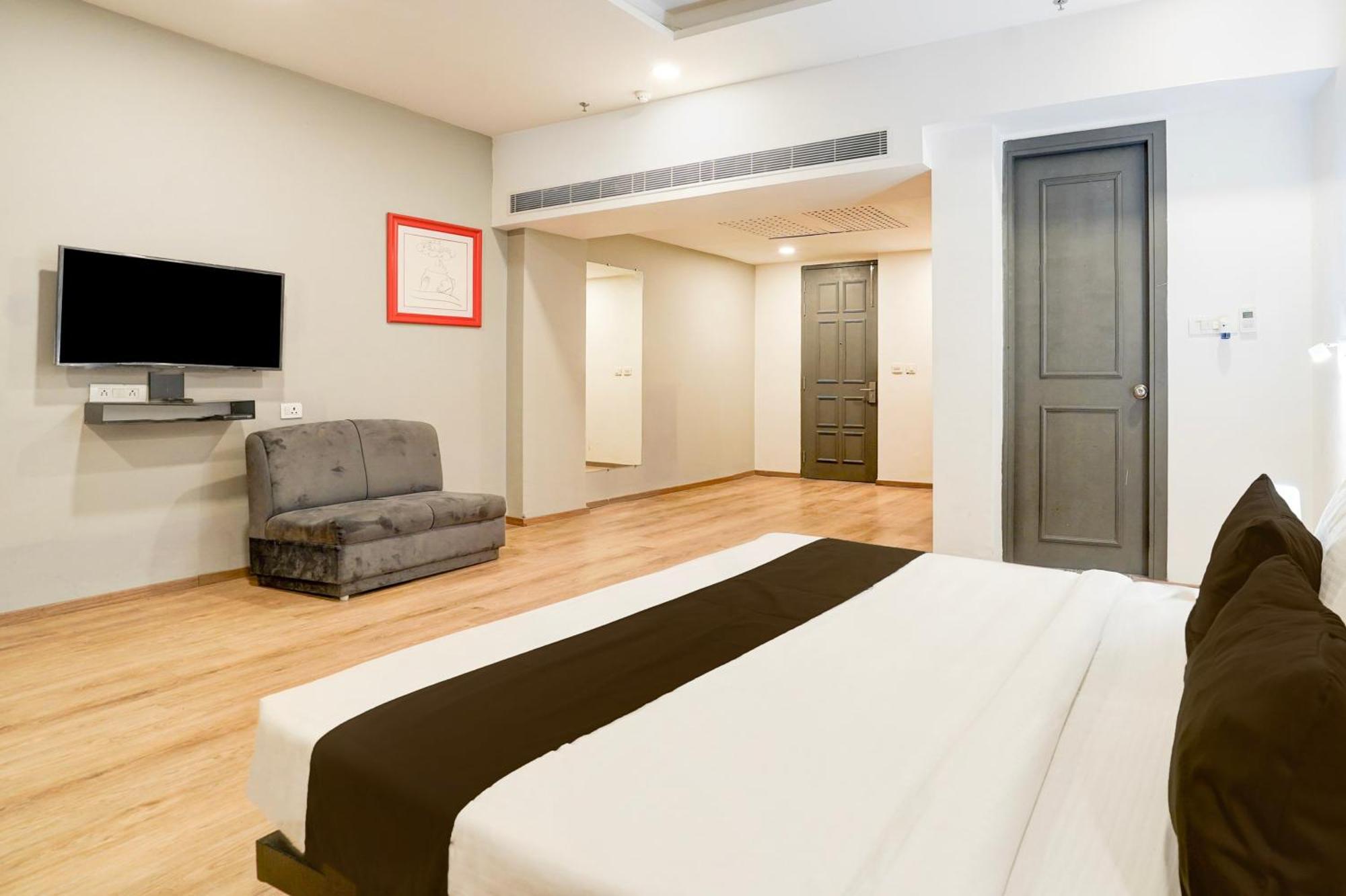 Super Townhouse Gomti Nagar Matiyari Hotel Chinhat Kültér fotó