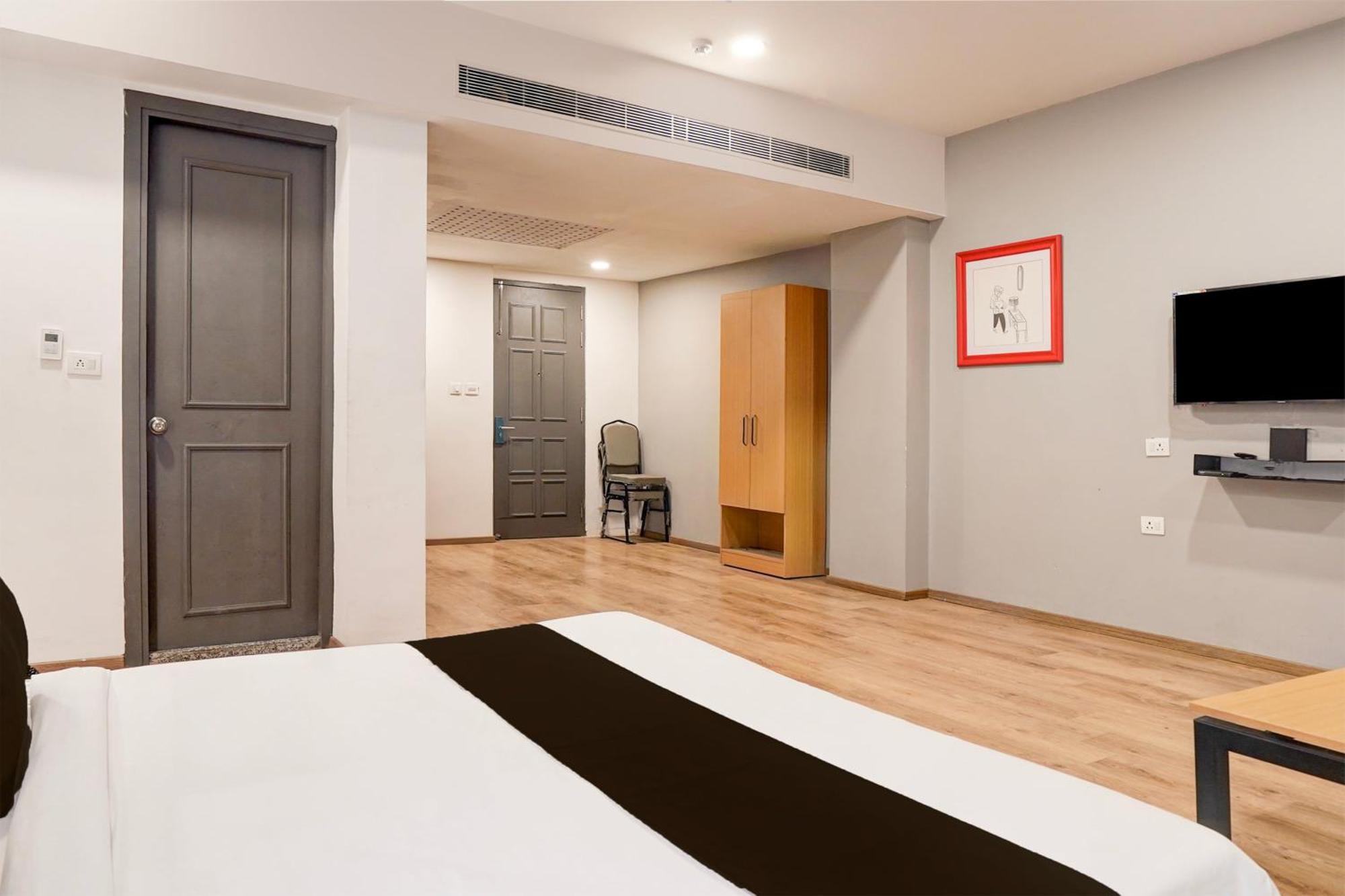 Super Townhouse Gomti Nagar Matiyari Hotel Chinhat Kültér fotó