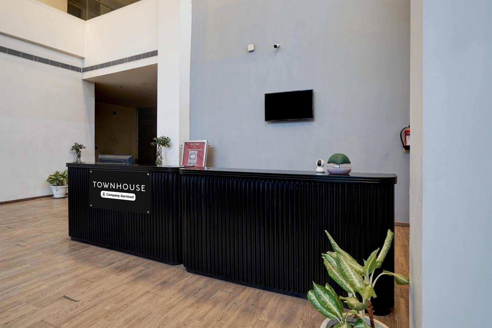 Super Townhouse Gomti Nagar Matiyari Hotel Chinhat Kültér fotó
